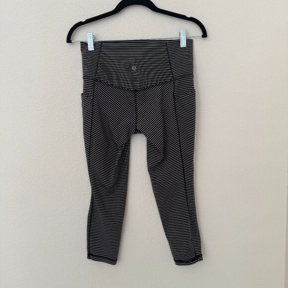 NWOT Athleta Striped Cropped Leggings - Picture 3 of 4